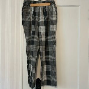 Lands End, straight leg pants. Size medium.